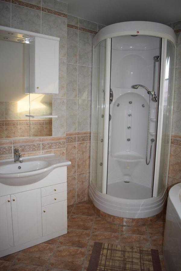 Comenius Apartments - Apartmany Na Rohu Svidnik Extérieur photo