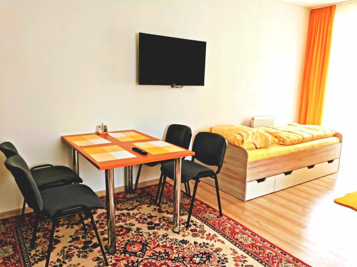 Comenius Apartments - Apartmany Na Rohu Svidnik Extérieur photo