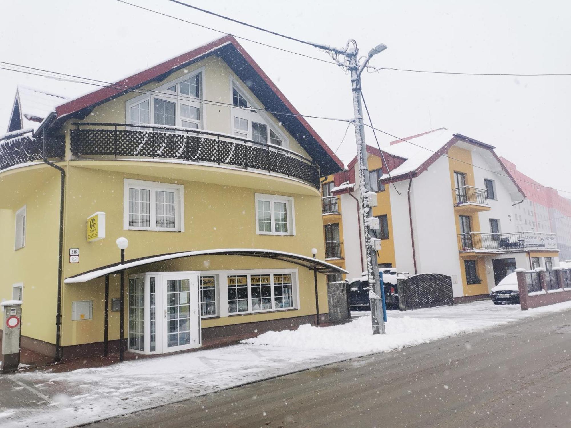 Comenius Apartments - Apartmany Na Rohu Svidnik Extérieur photo